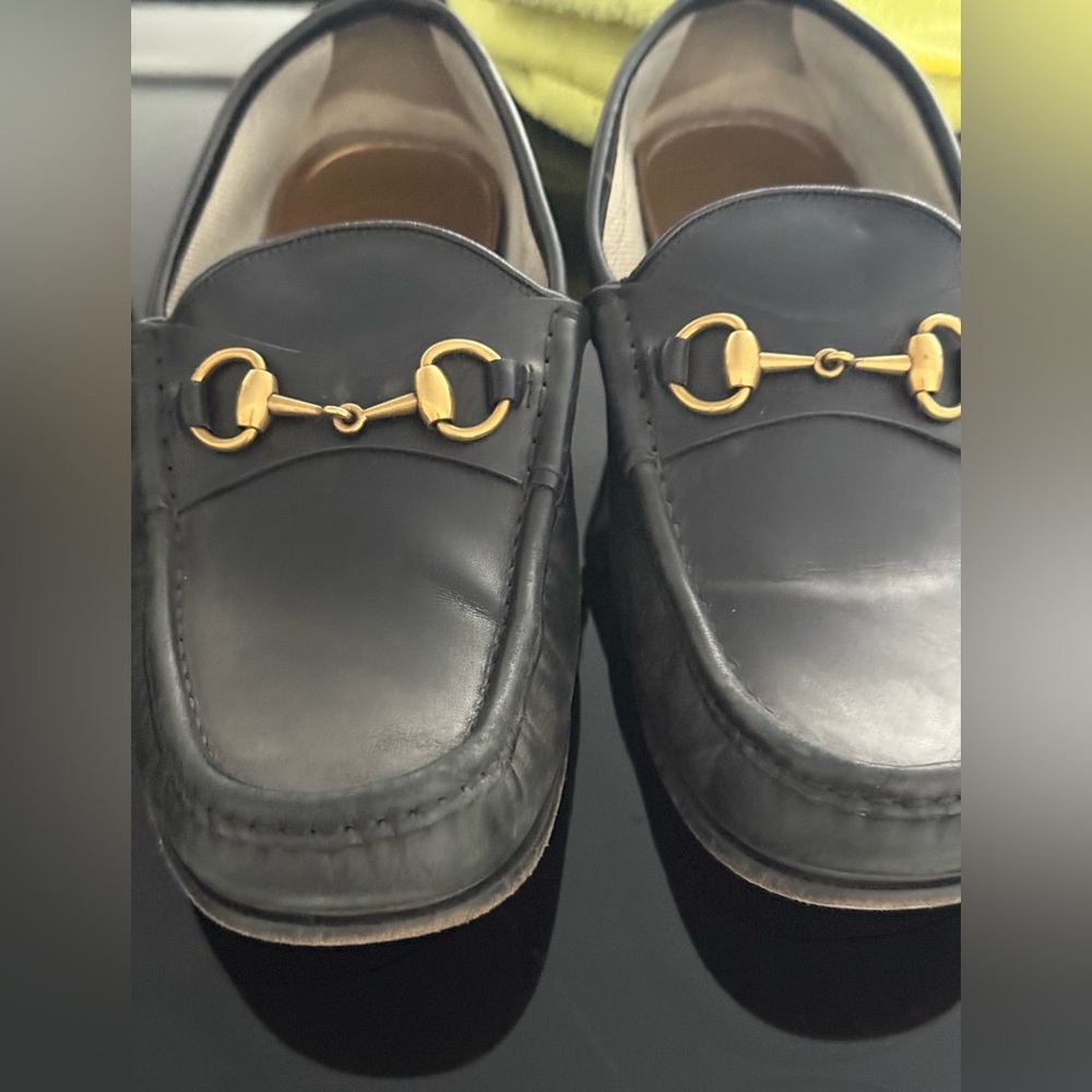 Classic black gucci